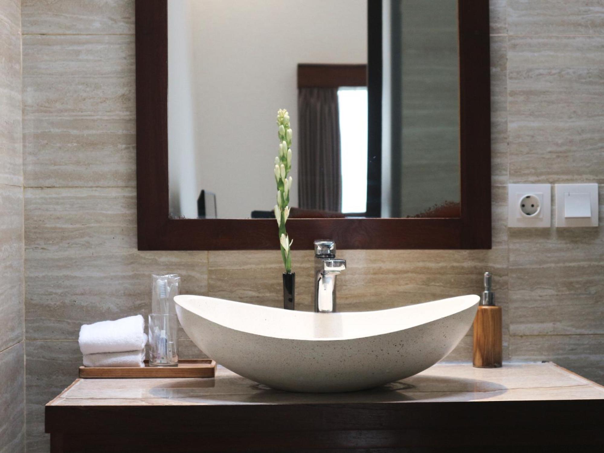 Villa Sinergi 2Br Tranquil Villa In Seminyak Ngoại thất bức ảnh