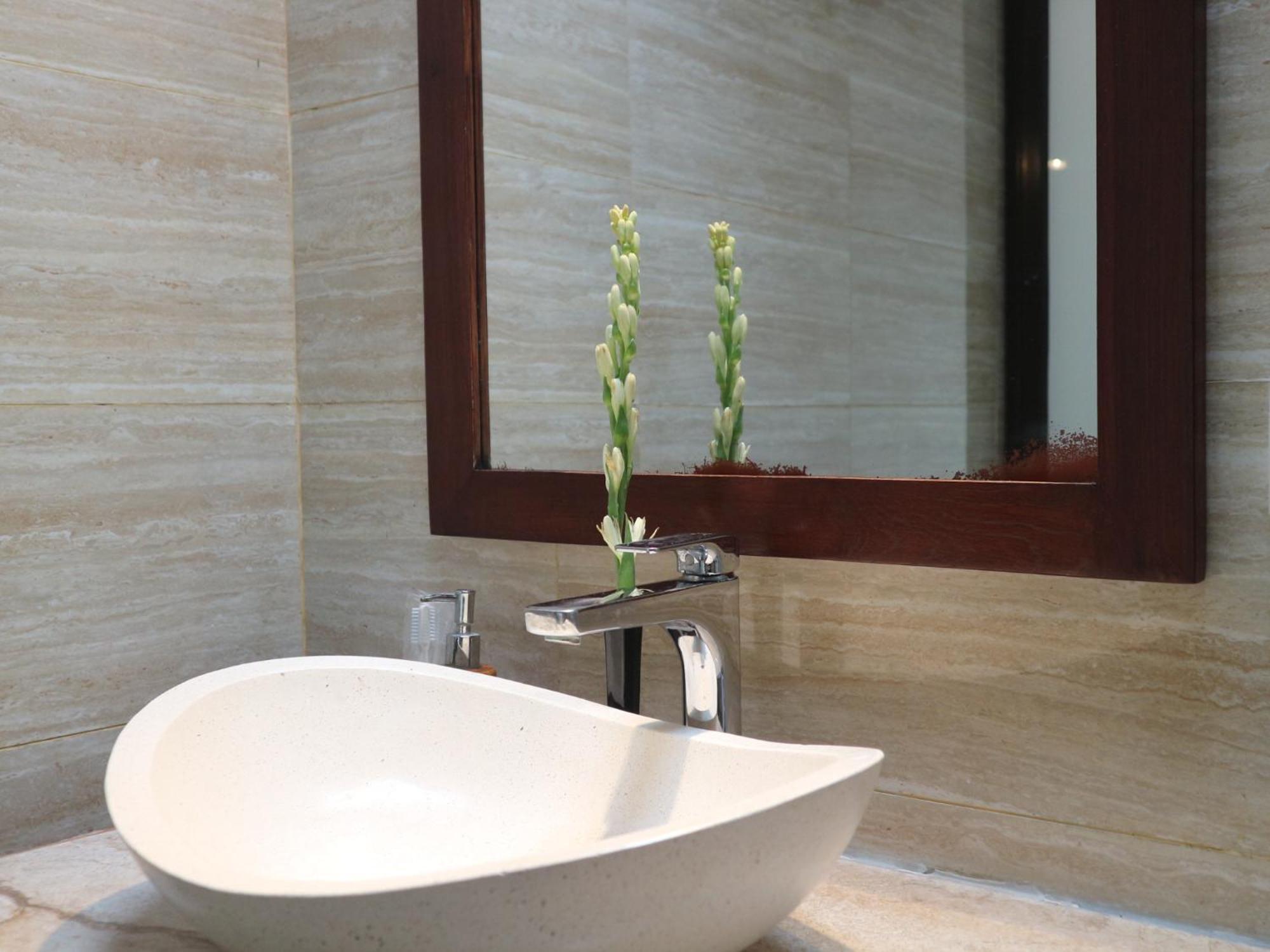 Villa Sinergi 2Br Tranquil Villa In Seminyak Ngoại thất bức ảnh